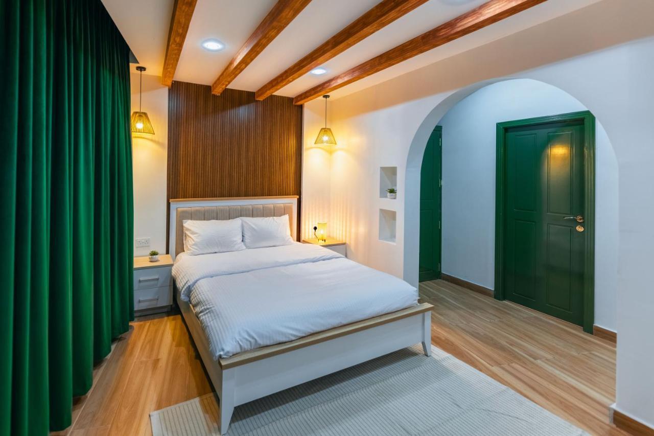 Отель House 76 Назва Экстерьер фото