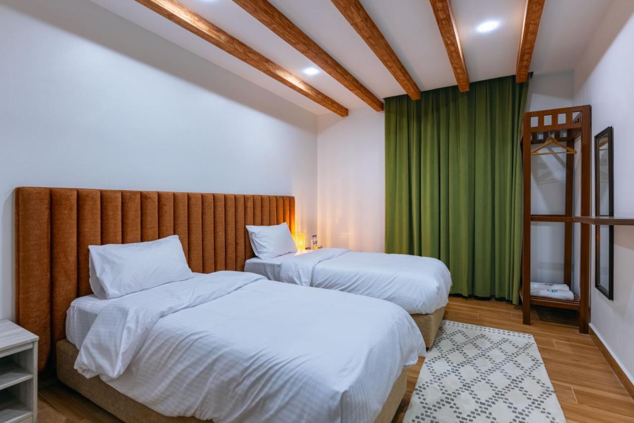 Отель House 76 Назва Экстерьер фото